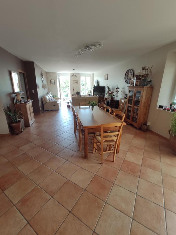 Bienvenue Chez Joelle Et Andre Au 207 Bed & Breakfast Balaze Exterior photo